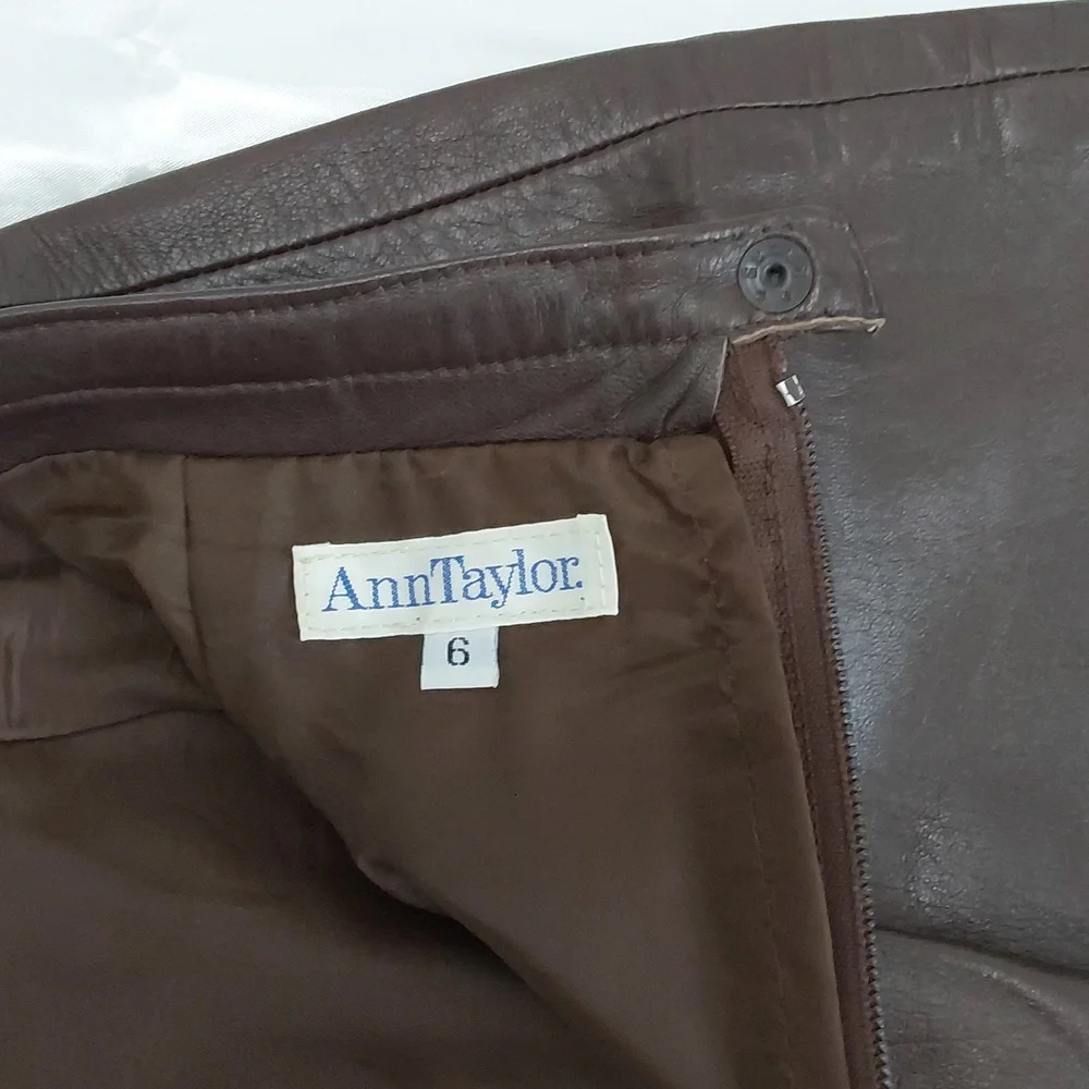 Ann Taylor Leather Mini Skirt Chocolate Brown, Fully Lined, Darted, Size 6 - Picture 11 of 15